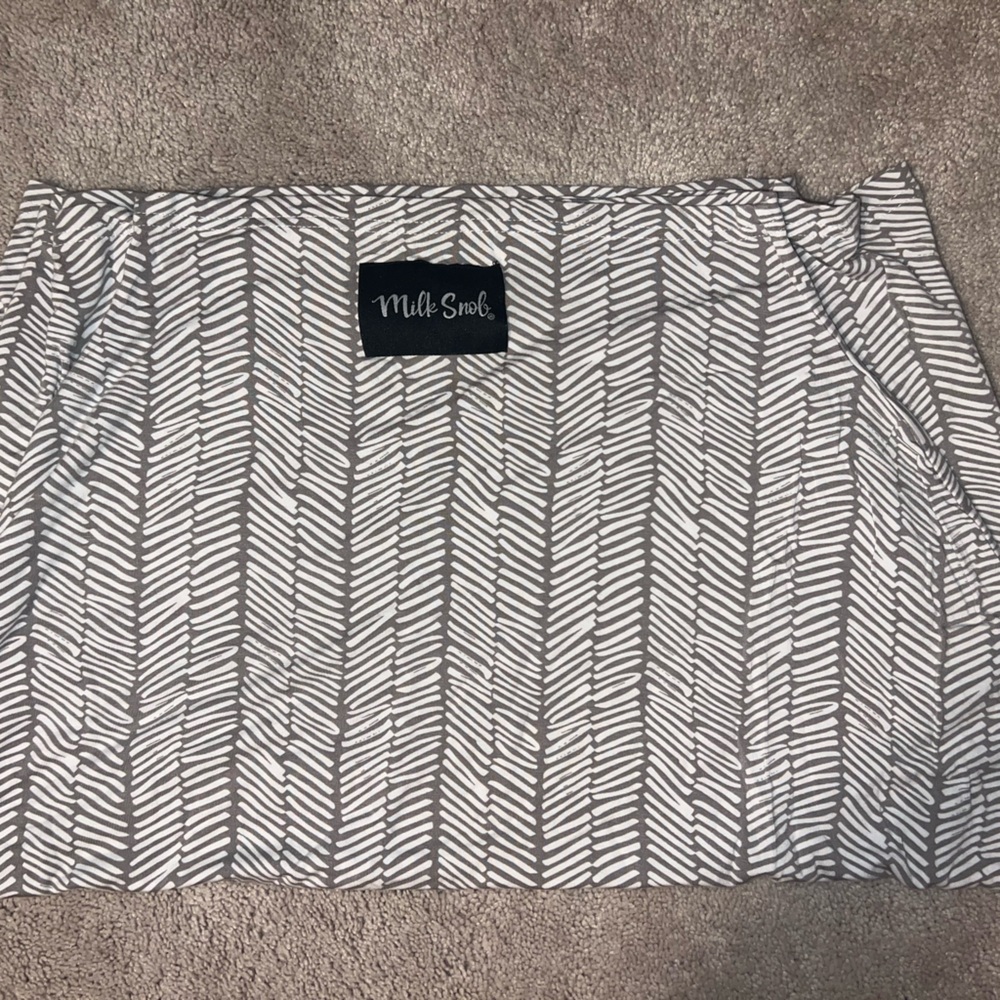 New MilkSnob multifunctional nursing cover